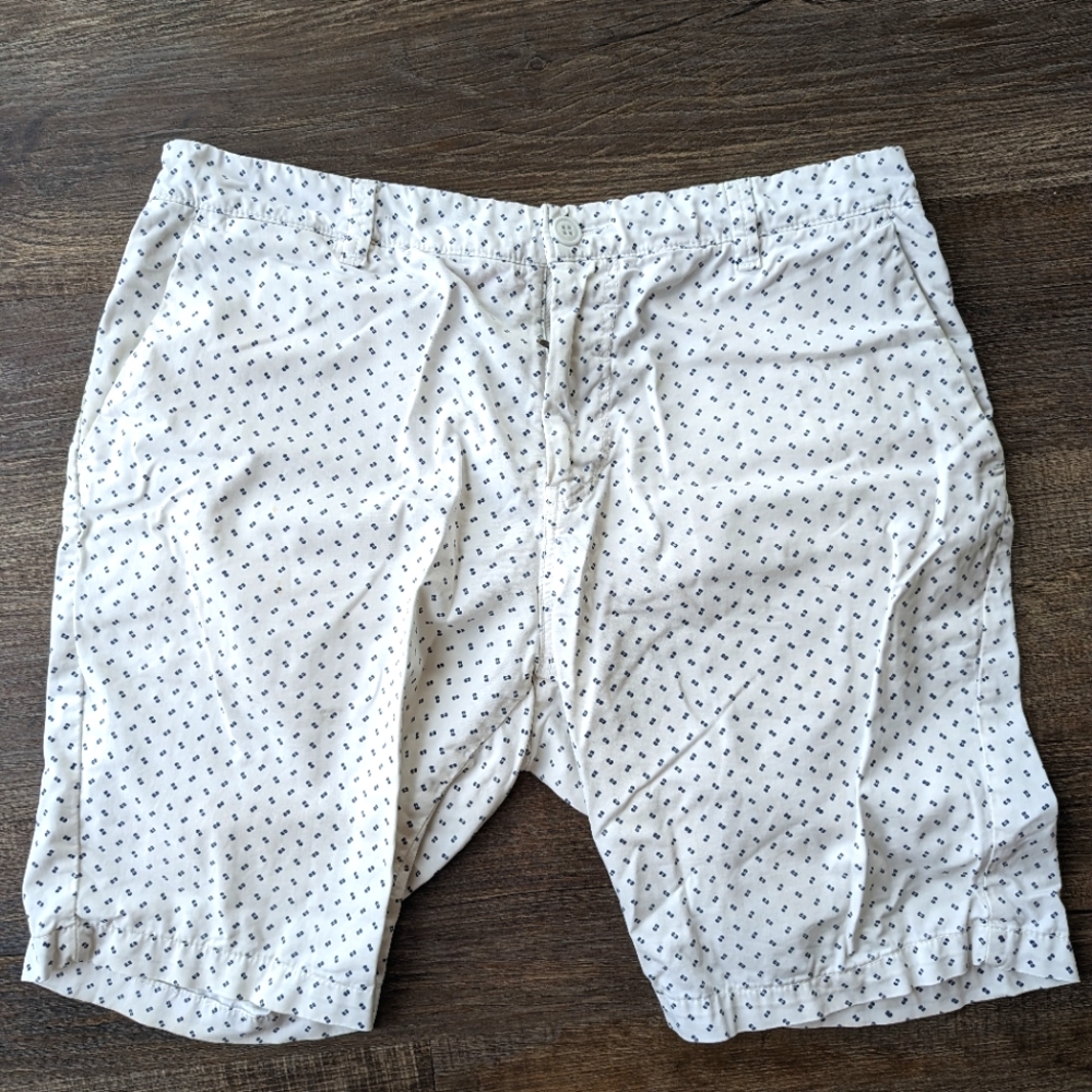 Catamaran White shorts